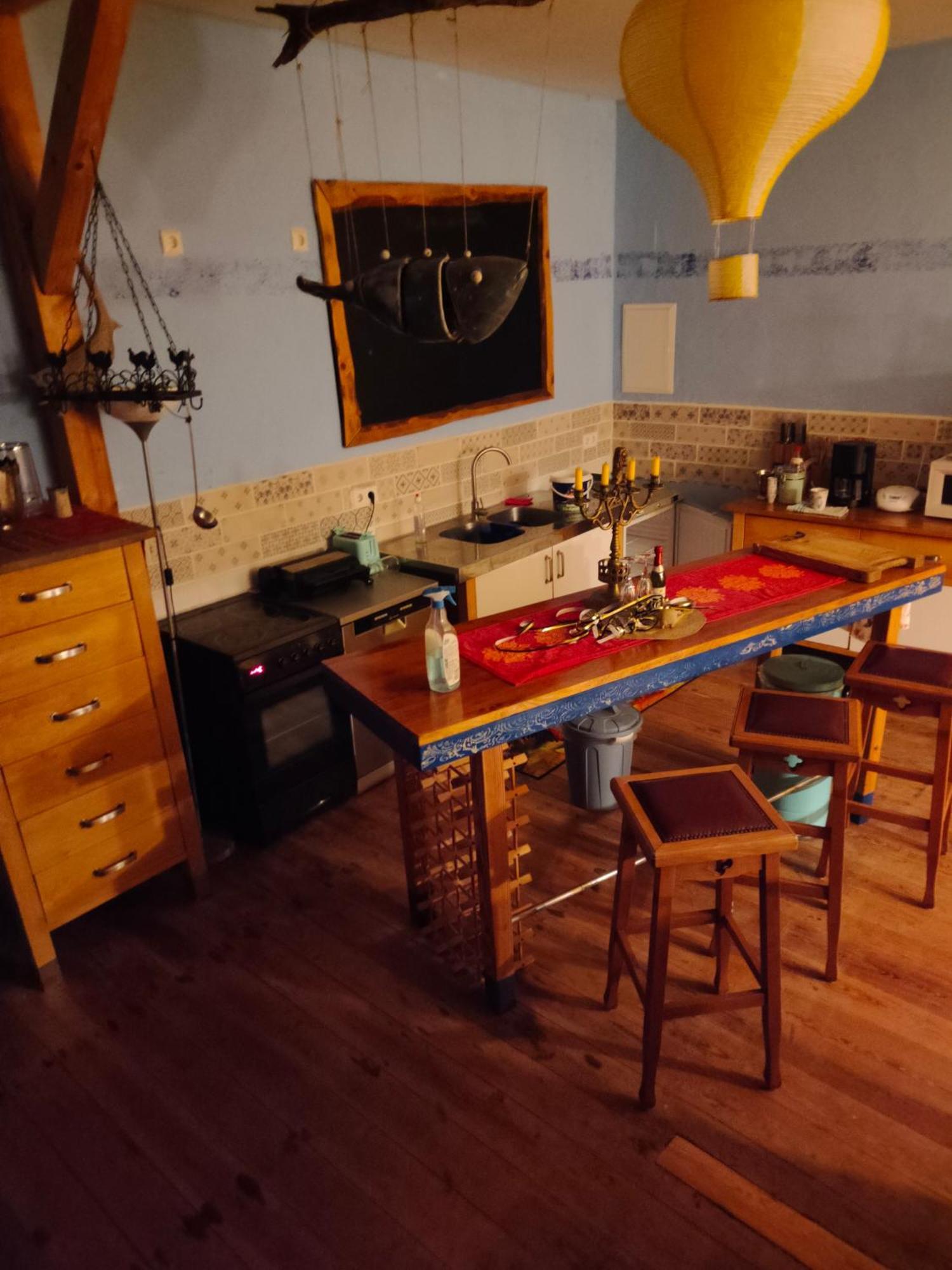 Ferienwohnung Gutshaus Im Gruenen Poseritz Exterior foto